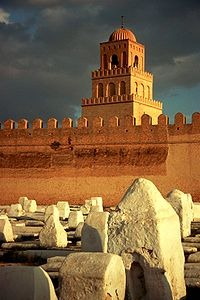 [200px-Kairouan-mosquee-cimetiere[3].jpg]