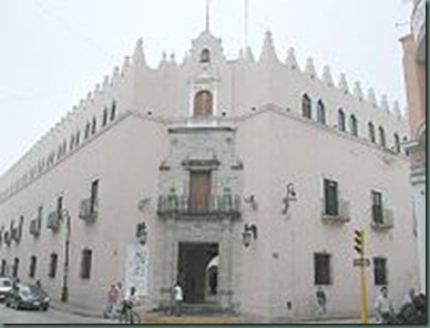 200px-Univeridad_de_Yucatan_Mérida