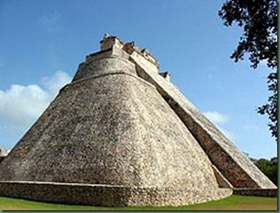 250px-Uxmal_Pyramid_of_the_Magician