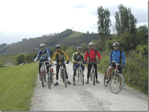 Grupo de ciclistas maliayes