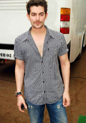 CLICK THE ABOVE ARROW TO  ZOOM THE IMAGE