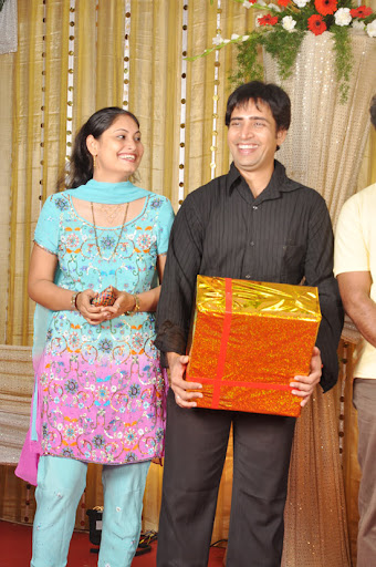 CLICK THE ABOVE ARROW TO  ZOOM THE IMAGE