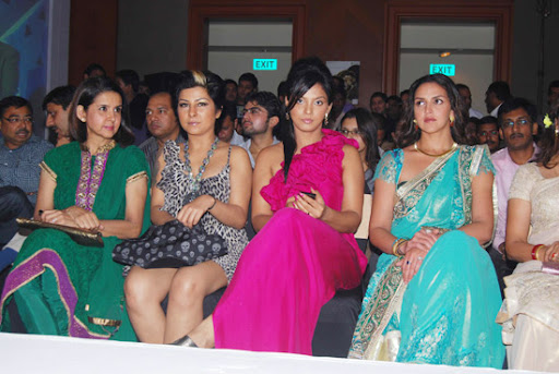 CLICK THE ABOVE ARROW TO  ZOOM THE IMAGE