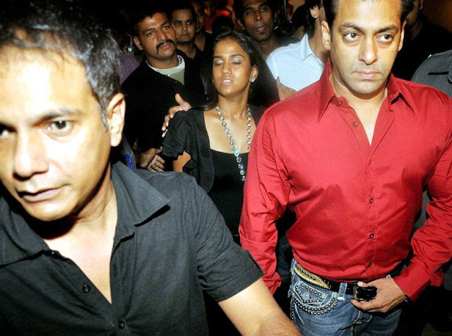 CLICK THE ABOVE ARROW TO  ZOOM THE IMAGE