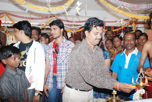 CLICK THE ABOVE ARROW TO  ZOOM THE IMAGE