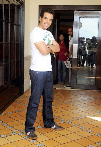 CLICK THE ABOVE ARROW TO  ZOOM THE IMAGE