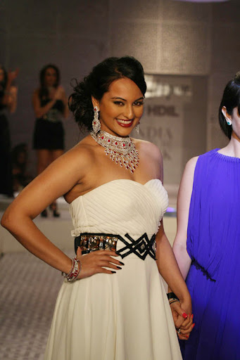 CLICK THE ABOVE ARROW TO  ZOOM THE IMAGE