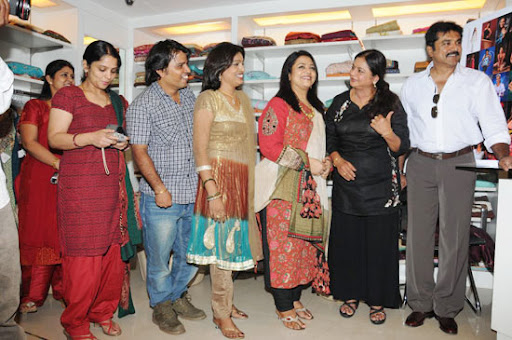 CLICK THE ABOVE ARROW TO  ZOOM THE IMAGE