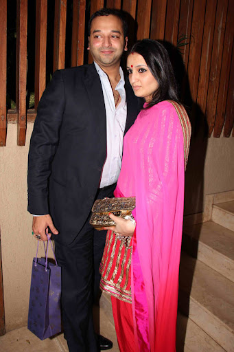 CLICK THE ABOVE ARROW TO  ZOOM THE IMAGE