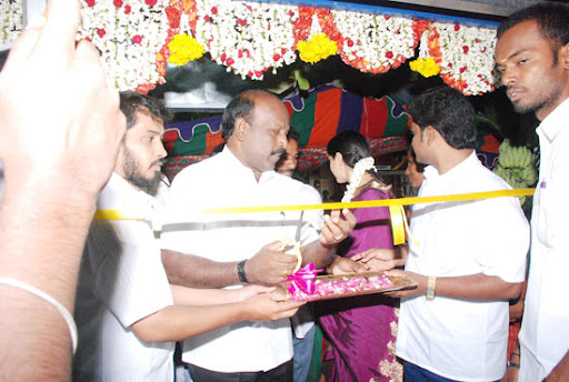 CLICK THE ABOVE ARROW TO  ZOOM THE IMAGE