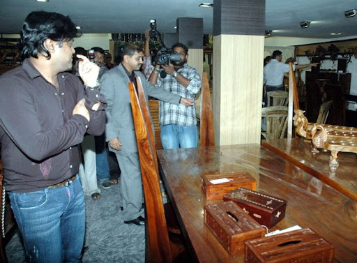 CLICK THE ABOVE ARROW TO  ZOOM THE IMAGE