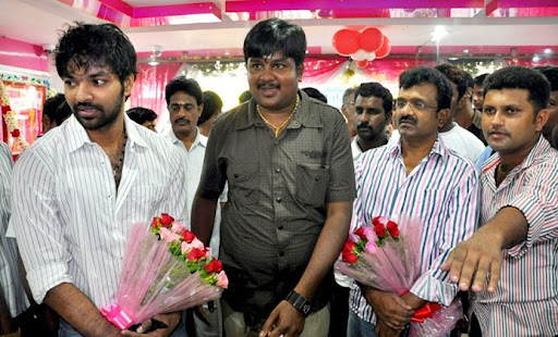 CLICK THE ABOVE ARROW TO  ZOOM THE IMAGE