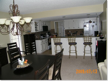 The Hoover's condo dining area and kitchen