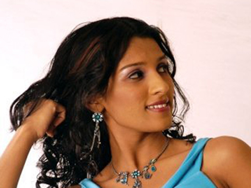 Deena%20Ediriwickramasooriya%2002%203-15-2010%206-19-29%20PM%20152x183.jpg