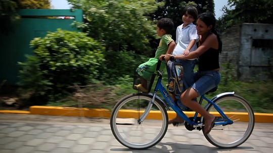 The Bicycle City film - Xiomara and kids