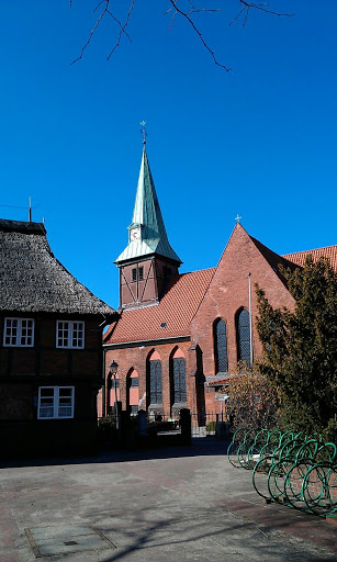 Wilhelmsburger Kreuzkirche