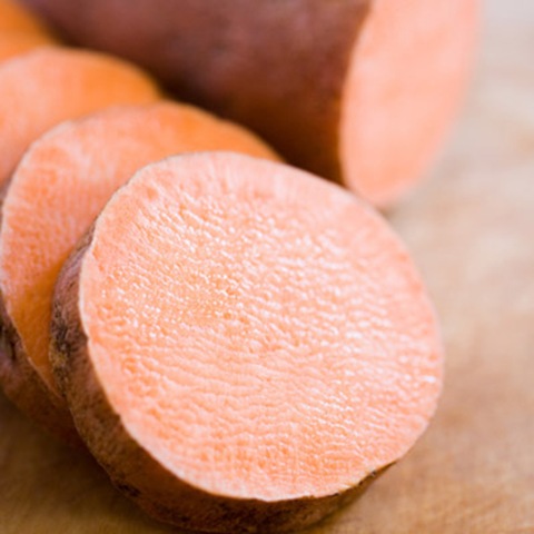 rby-33-foods-stay-young-sweet-potatoes-getty-de