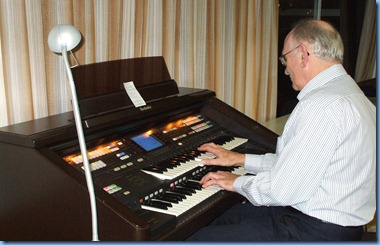 Alan Dadson whilst being unfamiliar with the Technics GA3 organ nevertheless played four numbers on it very nicely indeed. What is remarkable is that Alan does not own an organ these days but concentrates on piano.