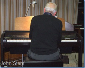 Veteran member, John Stent, gave us a demonstration of his mastery of advanced chording with his impromptu performance