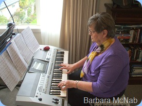 Barbara McNab at home on the Yamaha PSR-910 keyboard