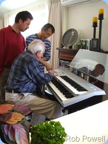 Rob Powell checking out Taka Iida's recently imported Yamaha Electone D-Deck keyboard with 20 pedal board.