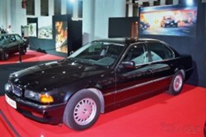 14 BMW 750 (1997)