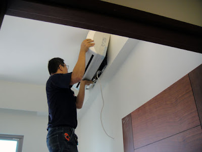 [Life] 裝潢實戰第八彈：冷氣機體、燈具 & 壁紙安裝！ - 阿祥的網路筆記本