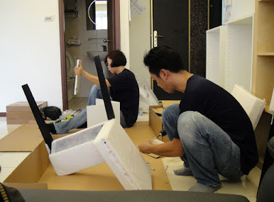 [Home] 新居家具進場之二：餐桌椅/書櫃/櫥櫃…外加熱水器！ - 阿祥的網路筆記本