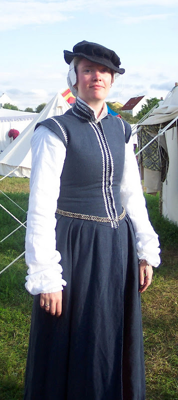 Open skirt, close up