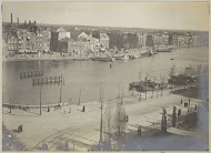 Panoramafoto van de Weesperzijde en de Amsteldijk in Amsterdam, ten zuiden van de Nieuwe Amstelbrug