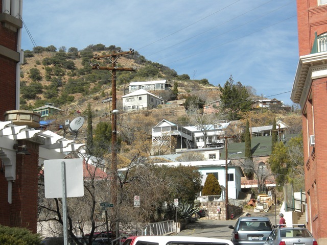 [Bisbee houses on hill[3].jpg]
