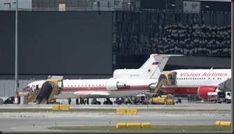 us-and-russian-planes-at-vienna-airport-for-spy-exchange-image-2-975019222 (1)