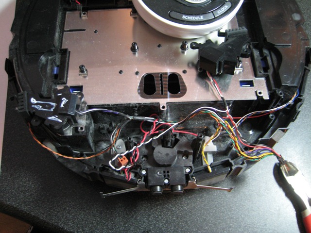 [2009-04-07 Roomba Articulating Arm Optical Sesnsor Set Replacement 027[2].jpg]