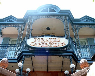 450px-Pirates_of_the_Caribbean_Entrance