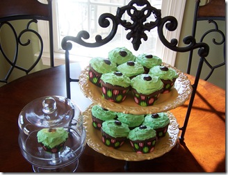 St. Pat's Cupcakes 046