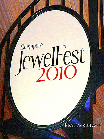 [SingaporeJewelFest2010CivicPlaza8.jpg]