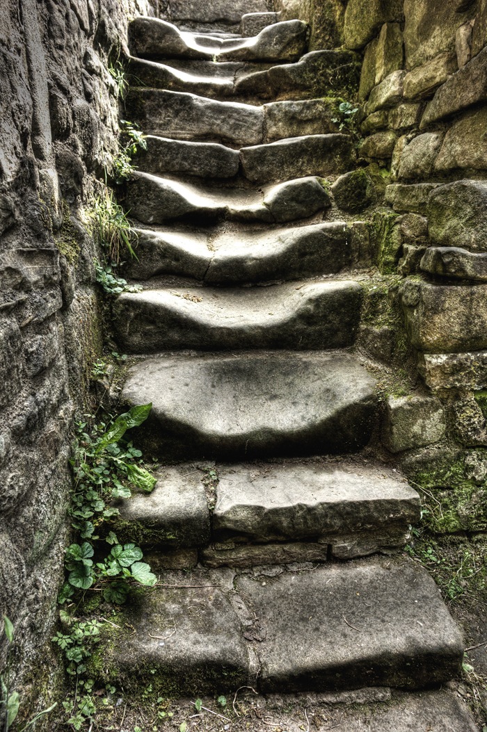 [well worn stone stairway[8].jpg]