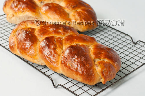  Braided Raisin Walnut Bread02
