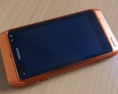 [Nokia  N8[3].jpg]