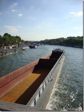 Péniche sur Seine
