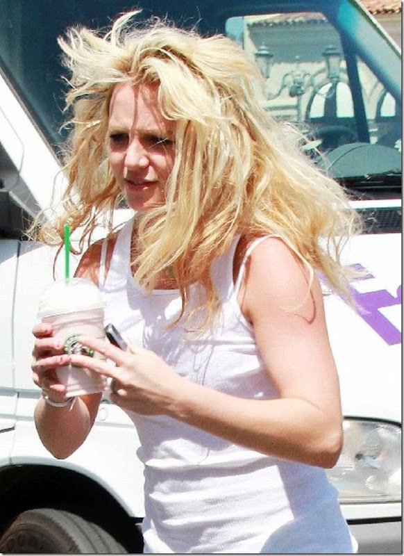 Britney Spears se assusta com fotogrfos (4)