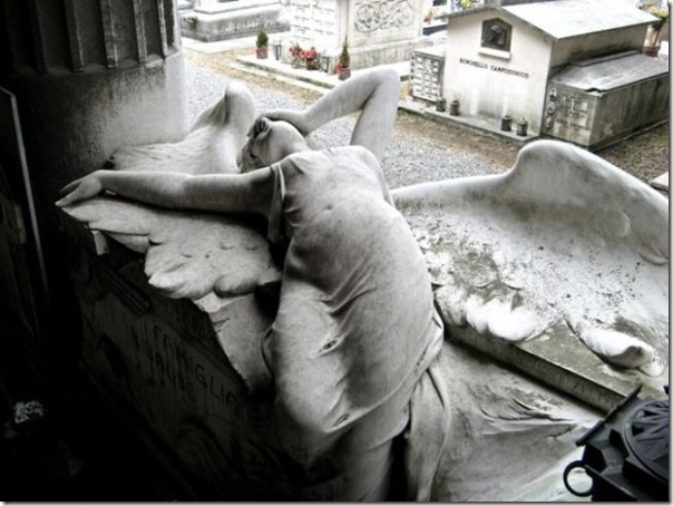 Esculturas no Cemitério (15)