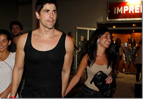Gianecchini aparece de mãos dadas com morena após show de Amy Winehouse