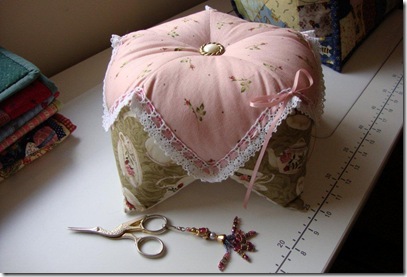 314) Sewing cushion for Jen