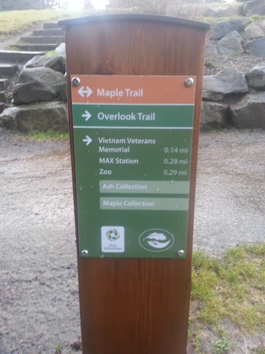 Maple Overlook Trail Marker