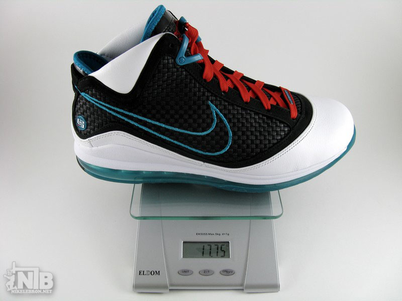 nike flywire lebron