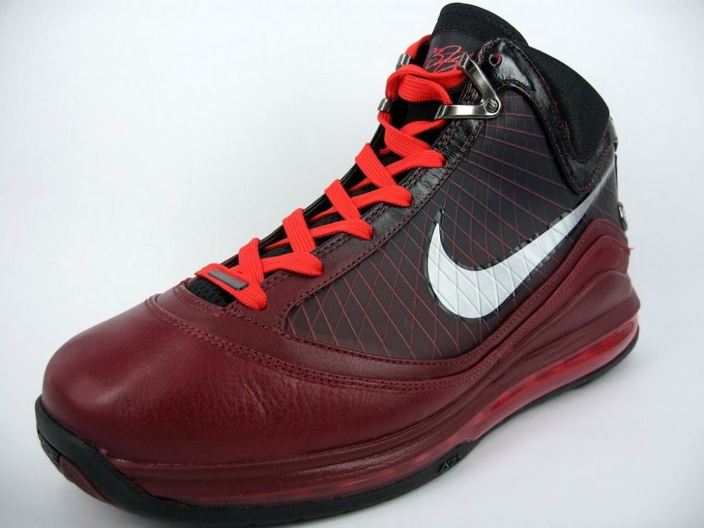 lebron sneaks up