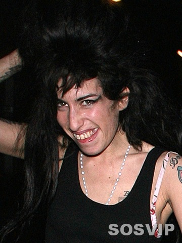 [Amy Winehouse[3].jpg]