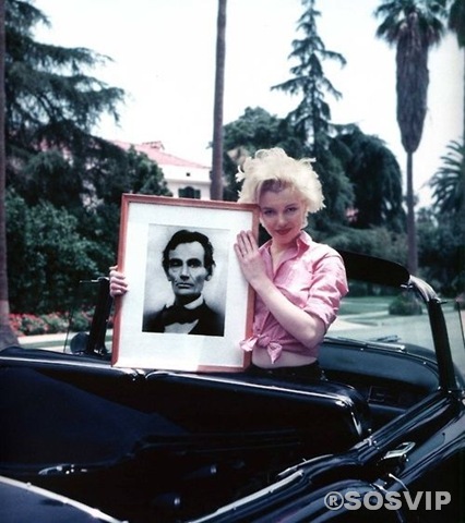 [Marilyn Monroe1[3].jpg]