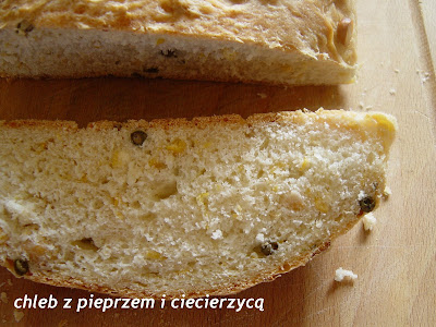 Weekendowa Piekarnia #32: chleb z ciecierzycą i pieprzem